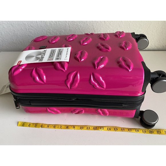 it luggage Bags It Luggage Smooch Kiss Hot Pink Hardside Suitcase